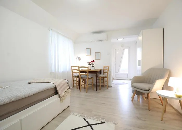 아파트 Mir 풀라