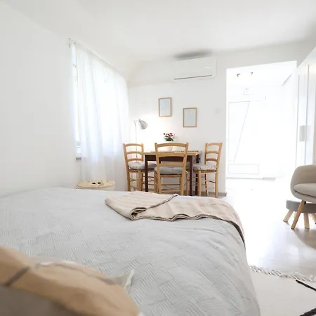 Mir Apartment Pula